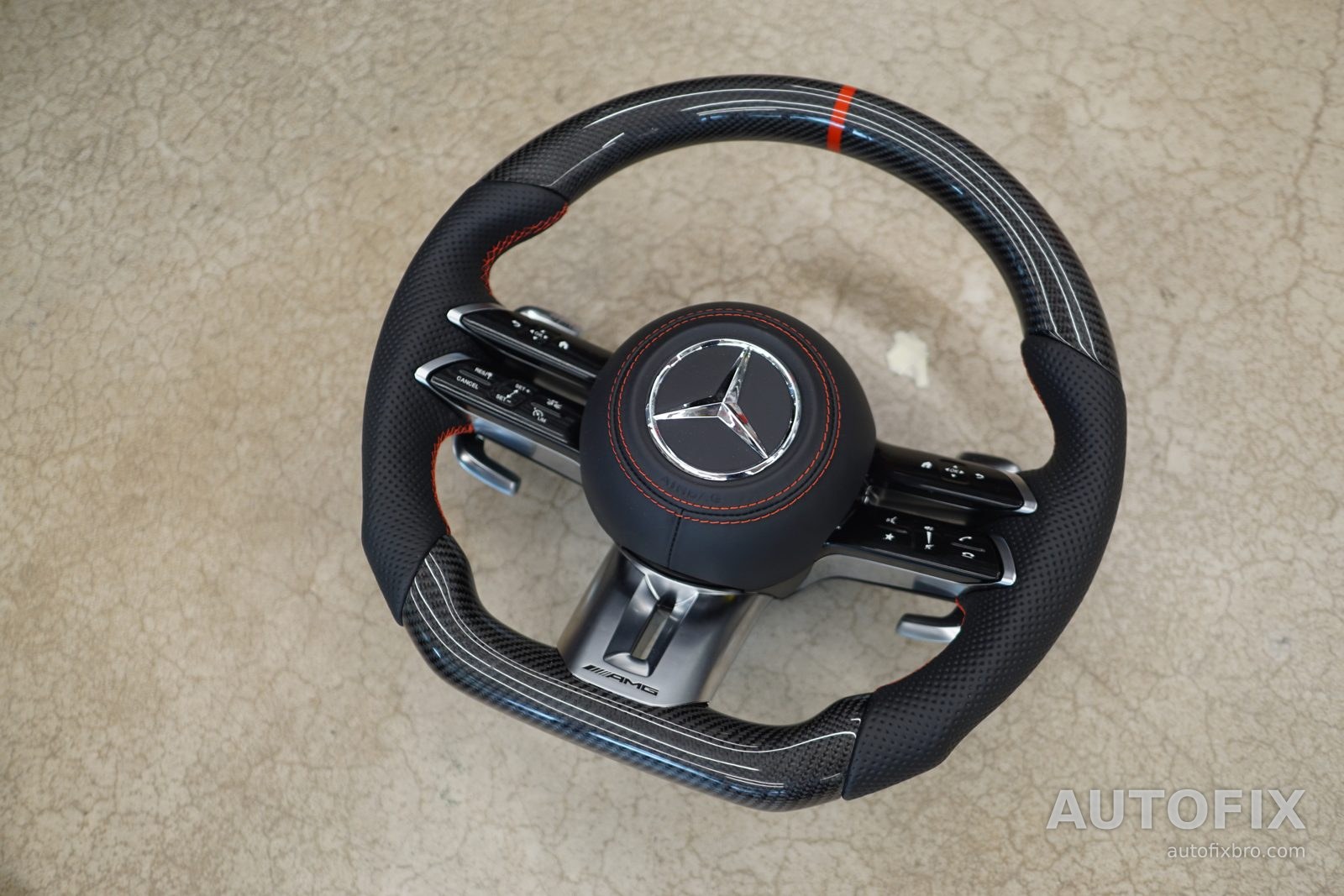 벤츠 W213 E클래스 익스클루시브 (18년식) 교체할 AMG 스타일 카본 핸들입니다.