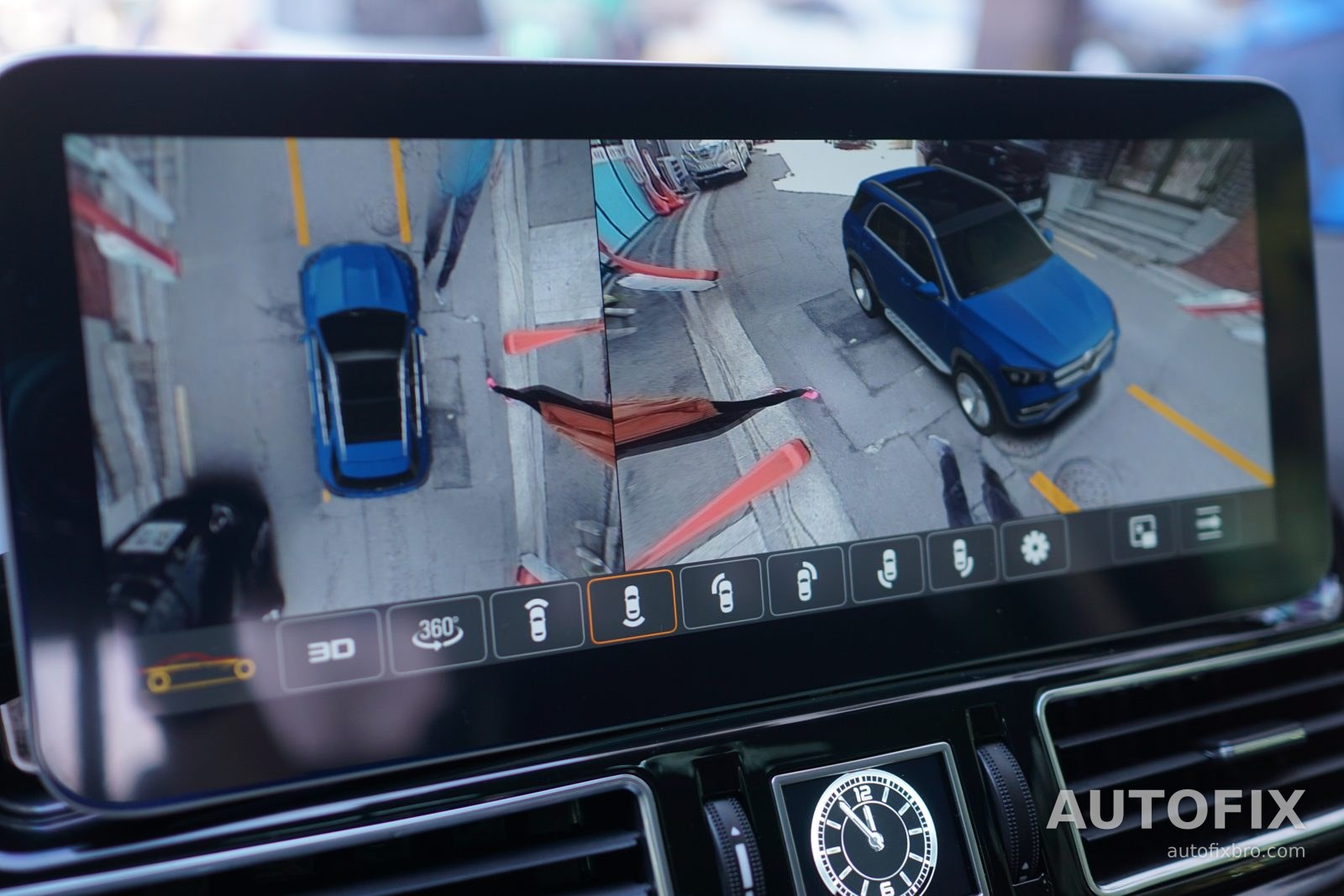 벤츠 W166 GLE 3D 어라운드뷰 화면. 내 차 주변을 입체로 돌려 볼 수 있습니다.